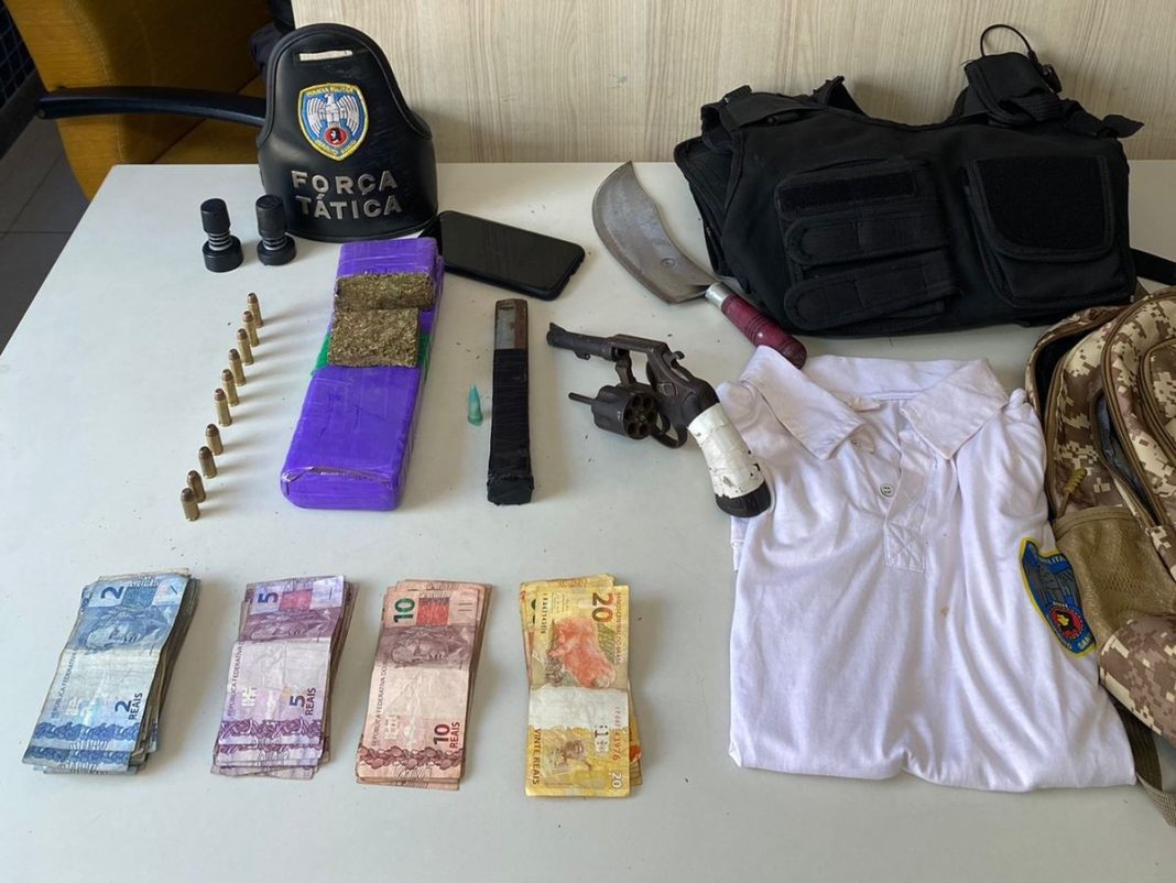 Menores são detidos munições, drogas e dinheiro em Vila Velha
