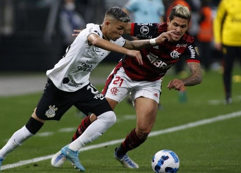Flamengo e Corinthians decidem o primeiro semifinalista da Libertadores 2022