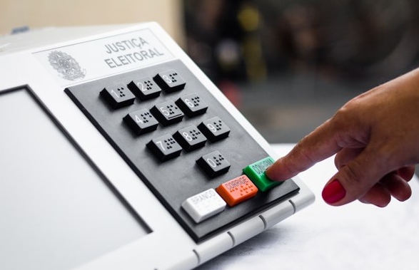 Pedir votos e publicar santinhos nas redes pode ser considerada boca de urna eletrônica, diz MP Eleitoral